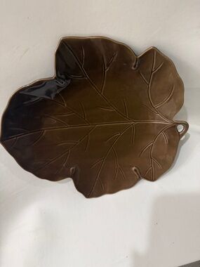 Global Views Glazed Leaf Serving Platter Dish Deep Fall Brown 10 3/4 X 9 3/4